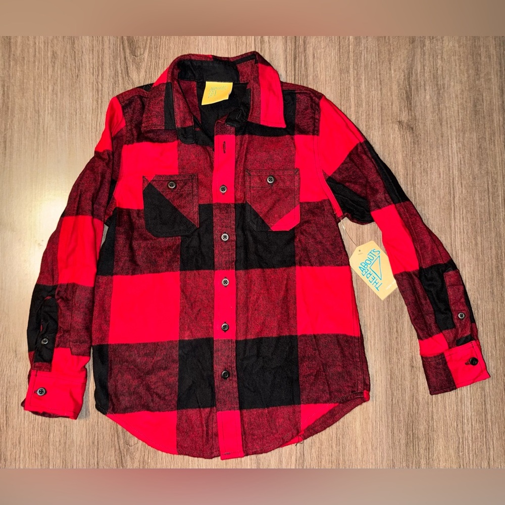 ☀️NWT Red and Black Plaid Button-Up Shirt, size 8